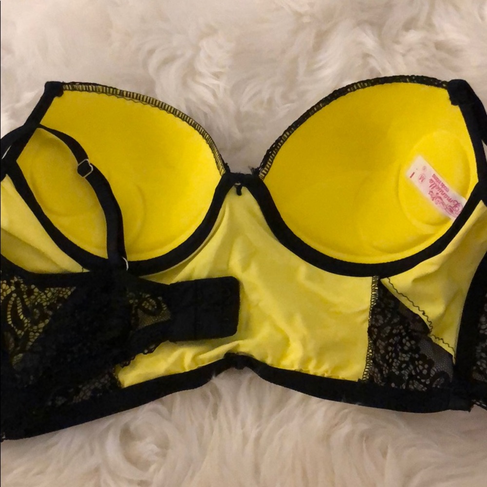 Bra - Picture 2 of 4